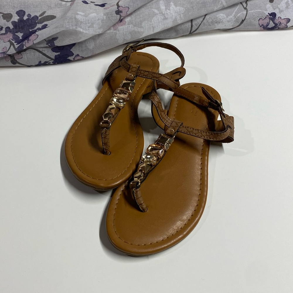 Vera Wang Sandals size 6